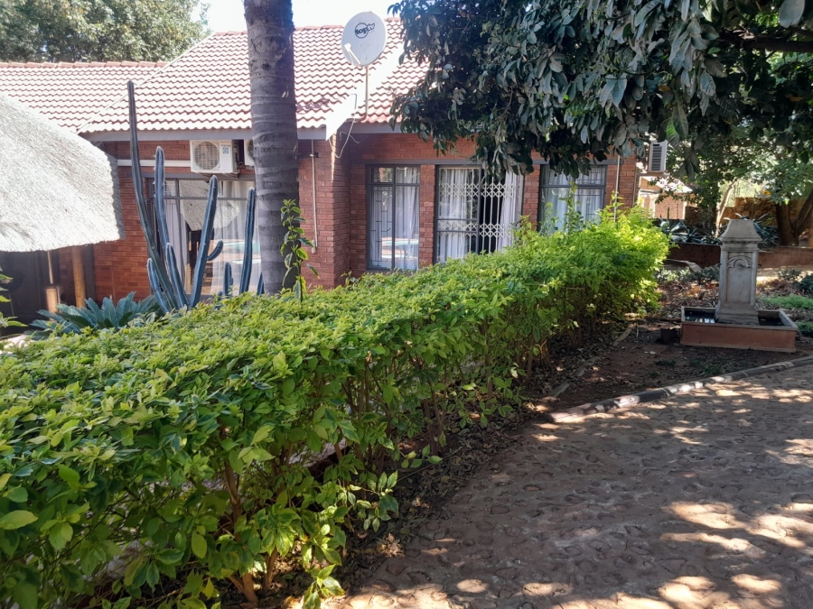 7 Bedroom Property for Sale in Safari Gardens North West